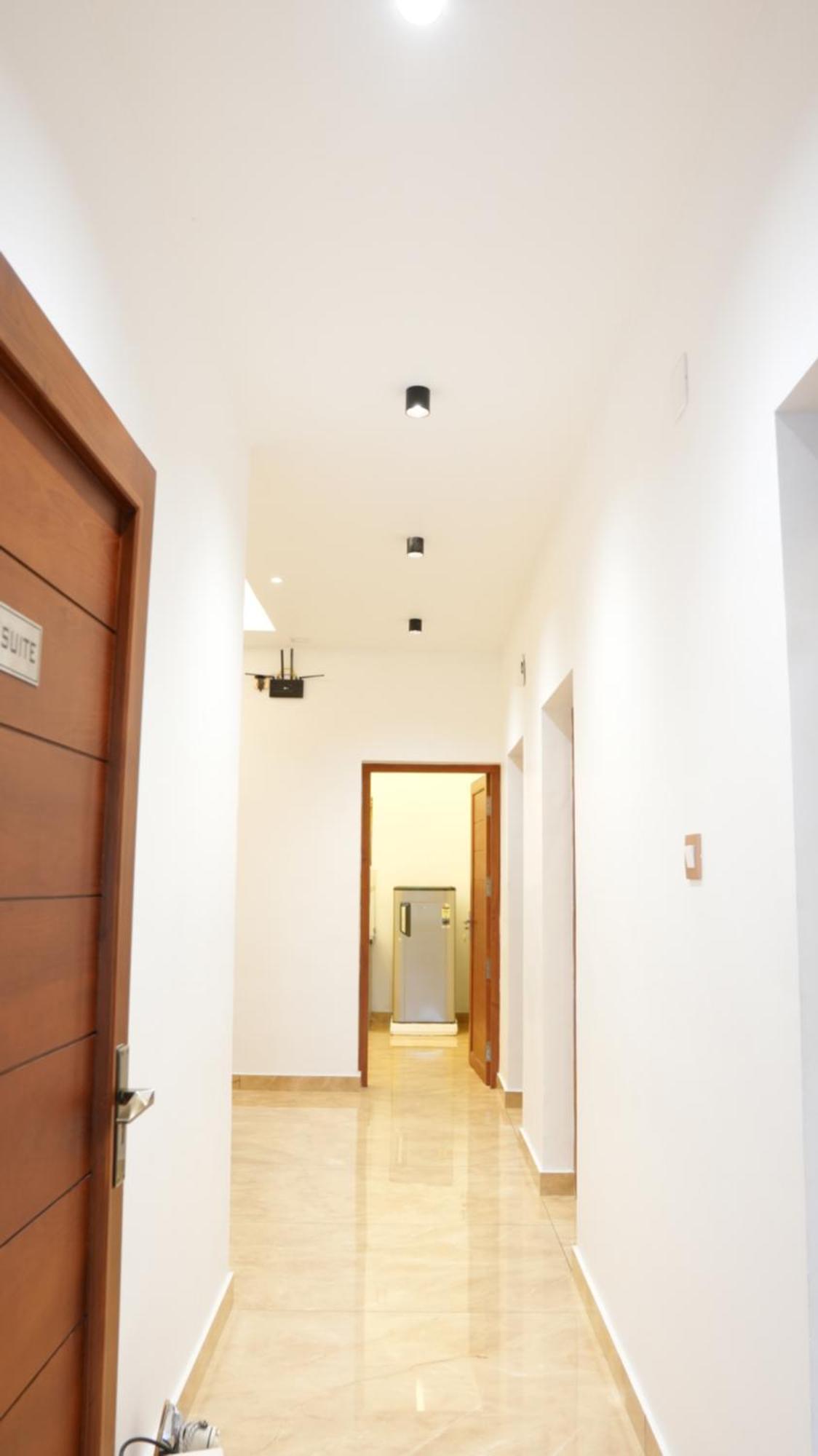 Neom'S Golden Gate Hotell Alwaye Exteriör bild