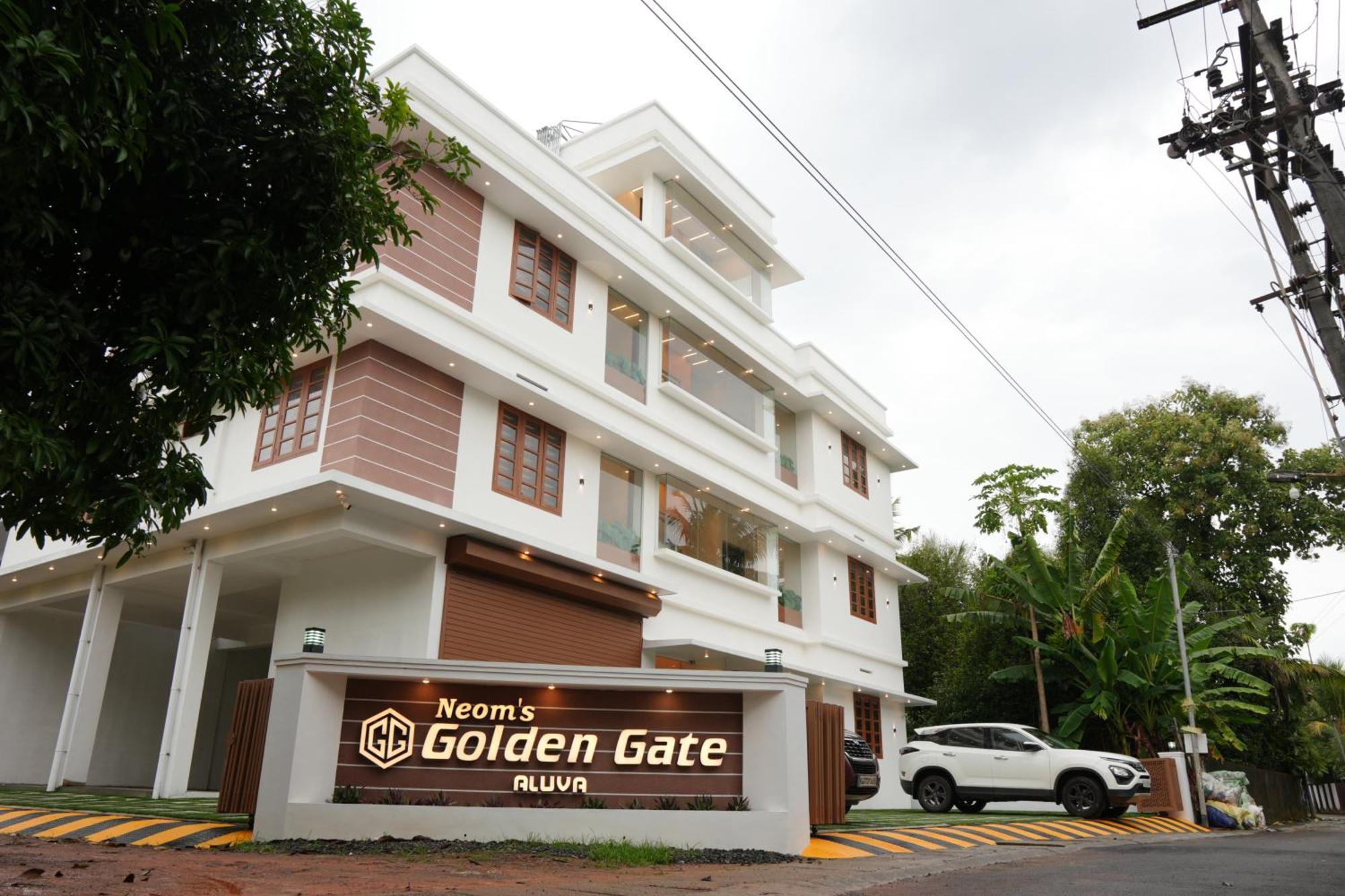 Neom'S Golden Gate Hotell Alwaye Exteriör bild