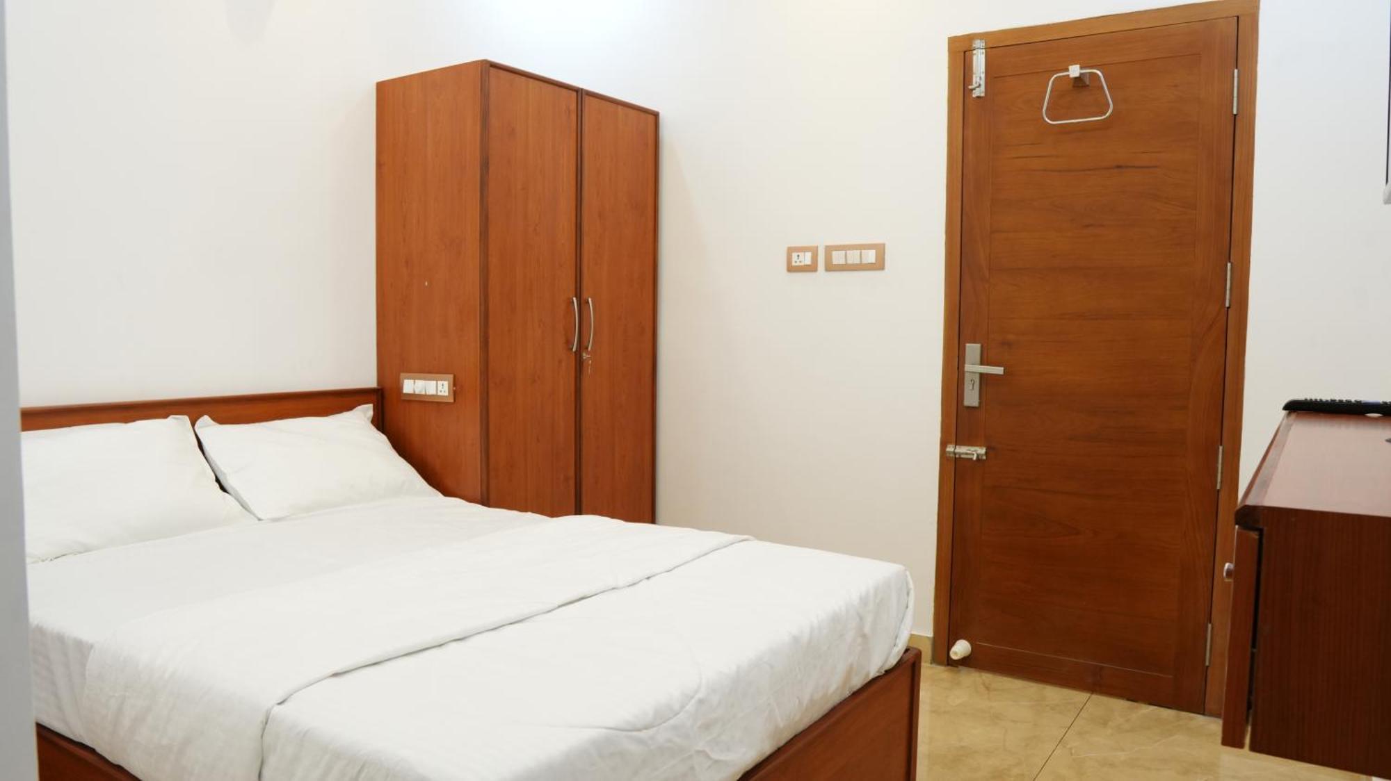 Neom'S Golden Gate Hotell Alwaye Exteriör bild